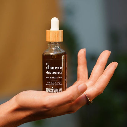 Daudzfunkcionāla sejas un matu eļļa, mīkstinoša ar Anti-aging īpašībām- Le Chanvre des Secrets - Tīra kaņepju sausā eļļa  50 ml